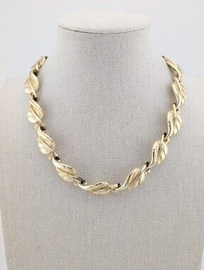 Vintage Coro Pegasus Gold Leaf Choker Necklace Mid Century Costume Jewelry